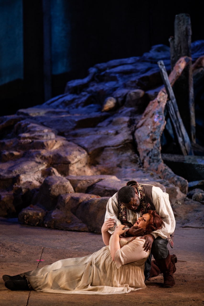 Opera Review: IL TROVATORE (Lyric Opera of Chicago)
